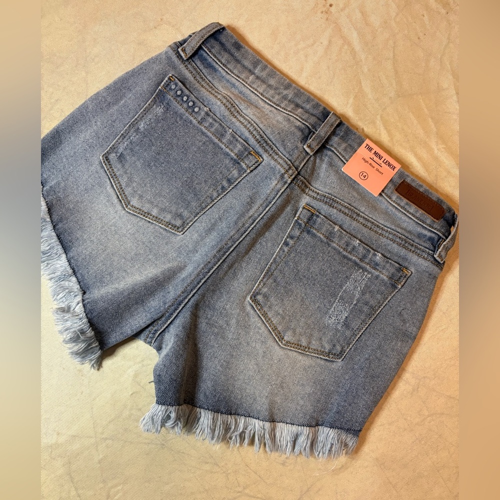 Blank NYC The Mini Lenox Light Wash Frayed Hem Denim Shorts - Picture 2 of 7